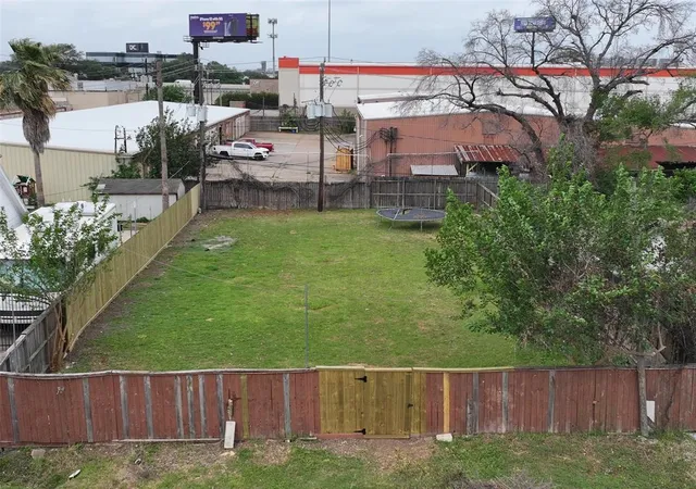 Photo 3 of Land for sale at 3607 Zoch Ln, Houston, TX 77092 | MLS# 53358913 | Listing updated on 2026-04-24