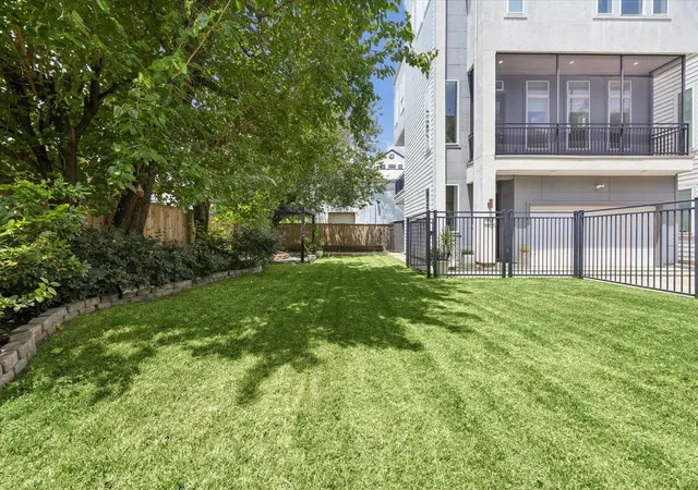 Photo 3 of Sale Pending at 3014 Dolores Park Ln, Houston, TX 77057 | MLS# 79906098 | Listing updated on 2026-08-20
