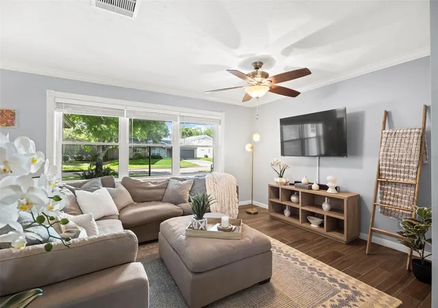 Single family home for sale at 5334 Saxon Dr, Houston, TX 77092 | MLS# 10546952