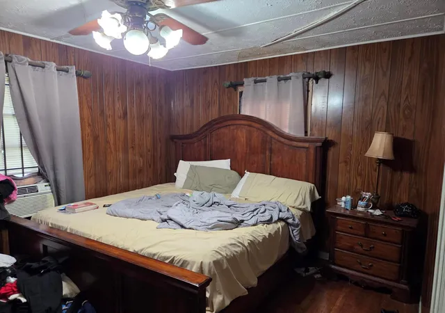 3rd image of 7326 Eisenhower Rd, Houston, TX 77033 | MLS# 49024411