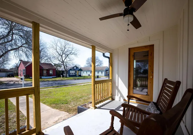 Photo 4 of Single family home for sale at 215 Paulus St, Schulenburg, TX 78956 | MLS# 81946900 | Listing updated on 2026-06-29