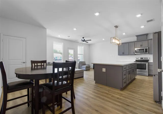 3rd image of 5212 Sherman St, Houston, TX 77011 | MLS# 33623147