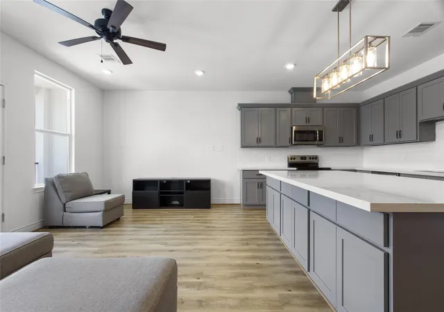 5th image of 5212 Sherman St, Houston, TX 77011 | MLS# 33623147