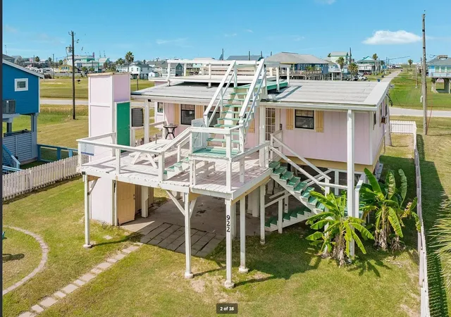 1st image of 922 Seashell Dr, Freeport, TX 77541 | MLS# 20867240