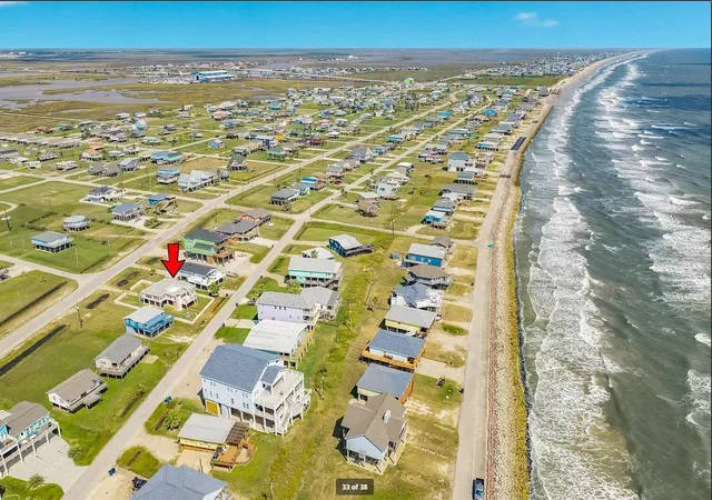 2nd image of 922 Seashell Dr, Freeport, TX 77541 | MLS# 20867240