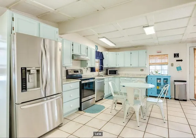 5th image of 922 Seashell Dr, Freeport, TX 77541 | MLS# 20867240