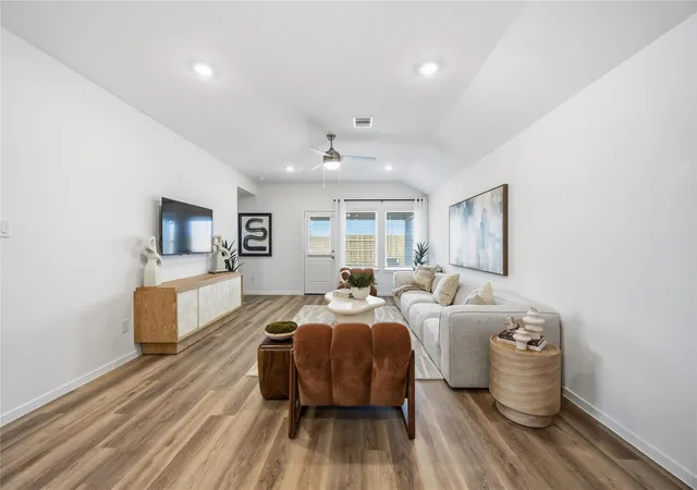 Photo 3 of Single family home for sale at 5213 Greengrass Willow Way, Houston, TX 77048 | MLS# 35065055 | Listing updated on 2026-08-28