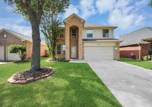 Photo 2 of Single family home for sale at 10026 Gil Jr Ln, Houston, TX 77075 | MLS# 75929427 | Listing updated on 2026-09-19