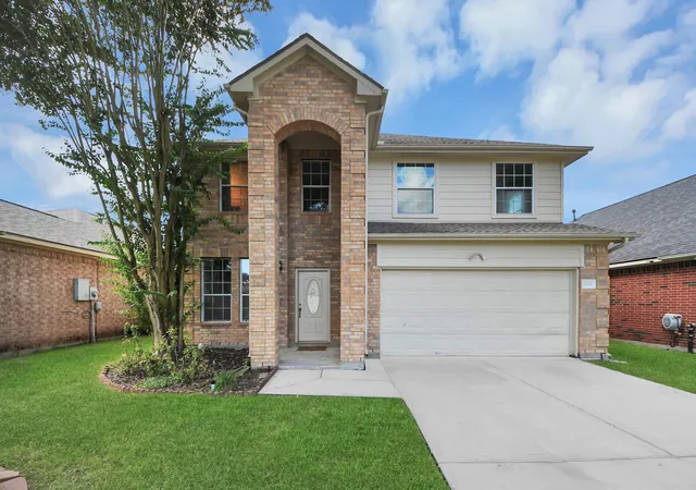 Photo 3 of Single family home for sale at 10026 Gil Jr Ln, Houston, TX 77075 | MLS# 75929427 | Listing updated on 2026-09-19