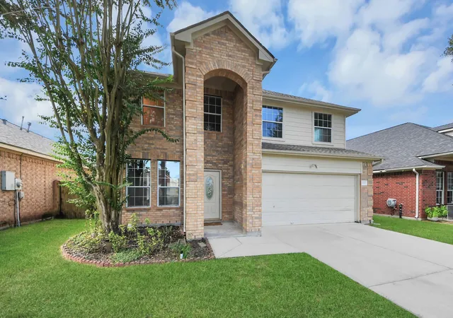 Photo 3 of Single family home for sale at 10026 Gil Jr Ln, Houston, TX 77075 | MLS# 75929427 | Listing updated on 2026-09-19