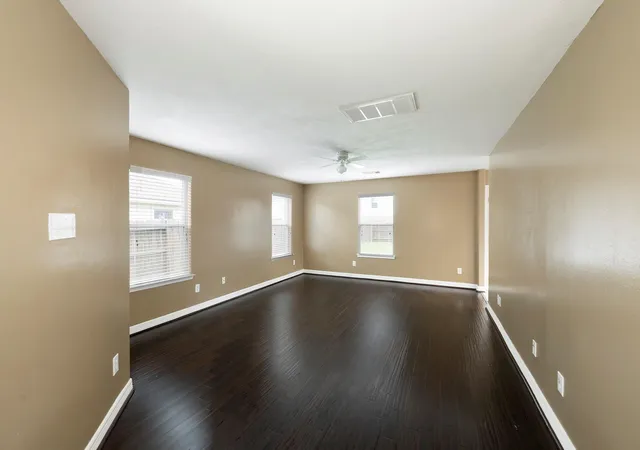Photo 4 of Single family home for sale at 1915 Sable Glen Ct, Richmond, TX 77469 | MLS# 88640234 | Listing updated on 2026-08-29