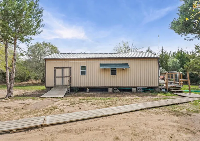 Homes for sale in New Ulm, TX | 1221 Abel Rd, New Ulm, TX 78950 | MLS# 75752738