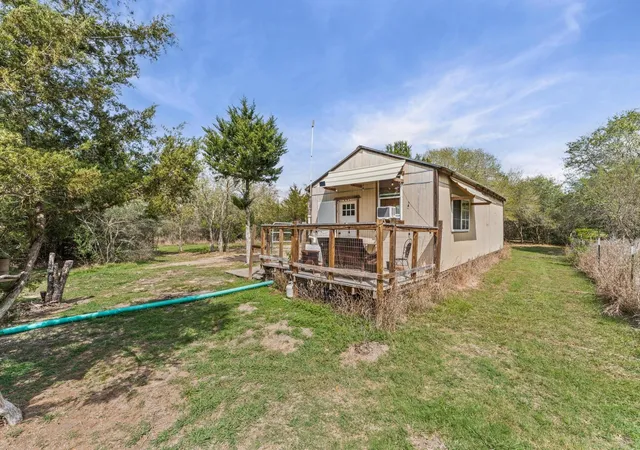 Homes for sale in New Ulm, TX | 1221 Abel Rd, New Ulm, TX 78950 | MLS# 75752738