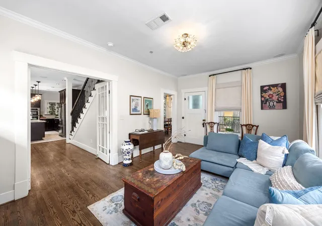 5th image of 529 Highland St, Houston, TX 77009 | MLS# 97062314