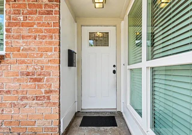 2nd image of 3110 Eastwick Ln, La Porte, TX 77571 | MLS# 39997605