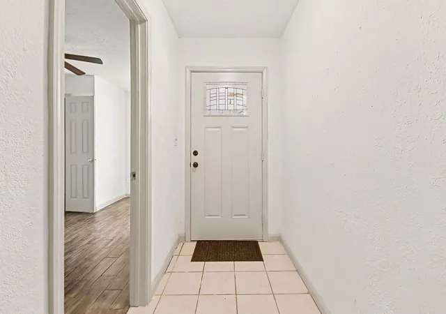 3rd image of 3110 Eastwick Ln, La Porte, TX 77571 | MLS# 39997605