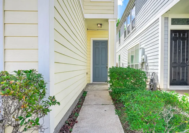 Photo 3 of Townhouse for sale at 14923 Atmore Pl Dr, Houston, TX 77082 | MLS# 75516154 | Listing updated on 2026-09-04