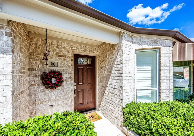 Photo 2 of Single family home for sale at 20 Golfview Manor Rd, Huntsville, TX 77340 | MLS# 13164578 | Listing updated on 2026-09-12