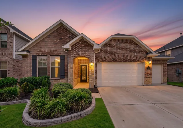 1st image of 31406 Black Forest Xing, Fulshear, TX 77441 | MLS# 19046739