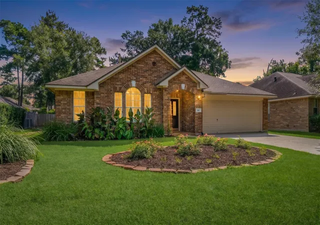 Homes for sale in The Woodlands, TX | 118 S Merryweather Cir, The Woodlands, TX 77384 | MLS# 51203102
