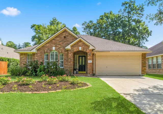 Homes for sale in The Woodlands, TX | 118 S Merryweather Cir, The Woodlands, TX 77384 | MLS# 51203102