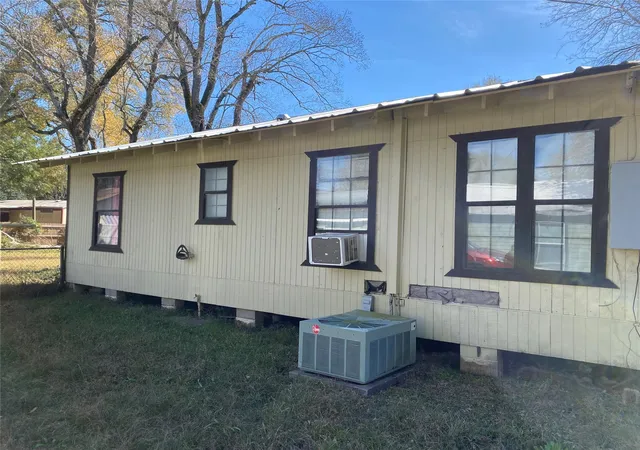 Photo 4 of Sale Pending at 603 Hospital St, Tomball, TX 77375 | MLS# 41338131 | Listing updated on 2026-09-16