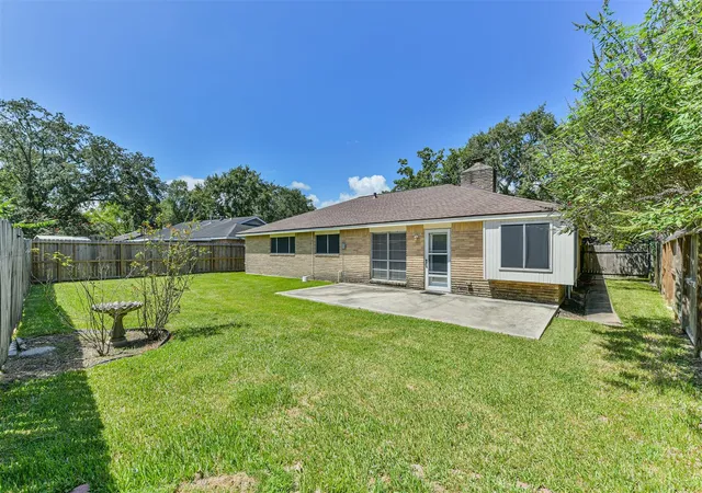 29th image of 311 Stonehenge Ln, Friendswood, TX 77546 | MLS# 39927676