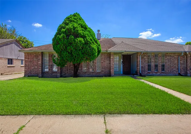 Photo 1 of Single family home for sale at 9423 Bollingbrook Dr, Houston, TX 77083 | MLS# 98006372 | Listing updated on 2026-08-20