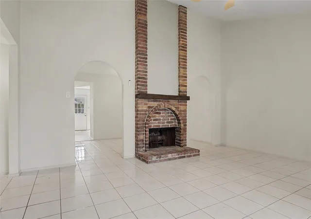 Photo 3 of Single family home for sale at 9423 Bollingbrook Dr, Houston, TX 77083 | MLS# 98006372 | Listing updated on 2026-08-20
