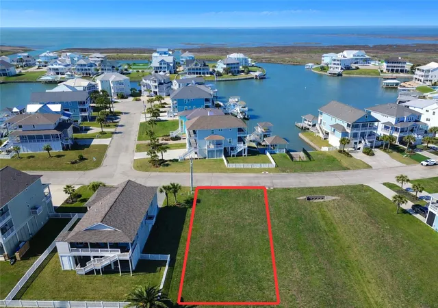 Photo 1 of Land for sale at 4223 S Sunset Bay Dr, Galveston, TX 77554 | MLS# 46283944 | Listing updated on 2026-04-13