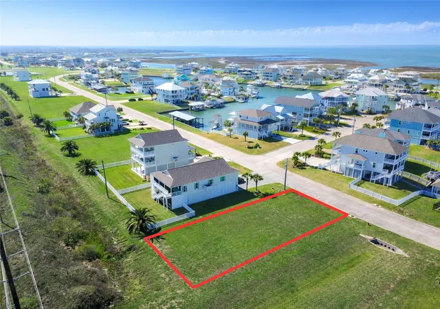 Photo 4 of Land for sale at 4223 S Sunset Bay Dr, Galveston, TX 77554 | MLS# 46283944 | Listing updated on 2026-04-13