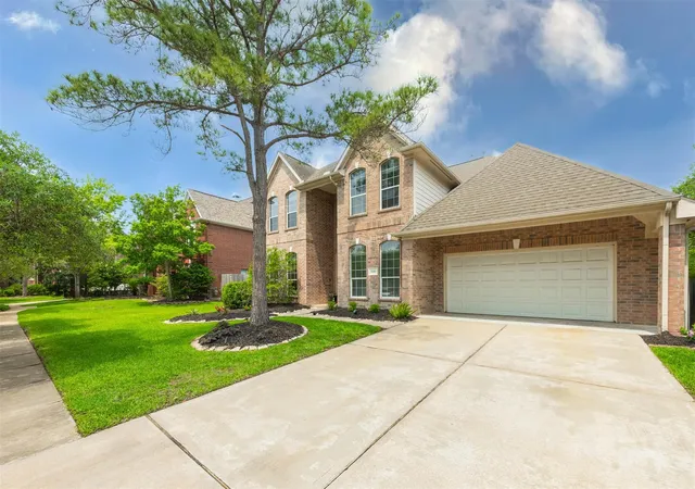 Photo 3 of Single family home for sale at 20410 Lake Spring Ct, Cypress, TX 77433 | MLS# 32459895 | Listing updated on 2026-08-31