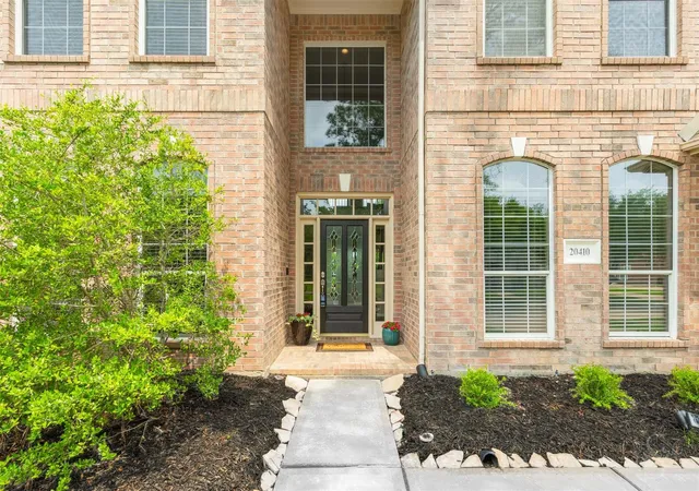 Photo 4 of Single family home for sale at 20410 Lake Spring Ct, Cypress, TX 77433 | MLS# 32459895 | Listing updated on 2026-08-31