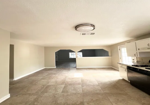 4th image of 3121 Bond St, Pasadena, TX 77503 | MLS# 53393661