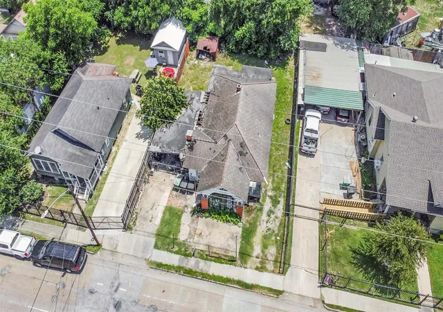 image of 2020 Elysian St, Houston, TX 77026 | MLS# 60854476