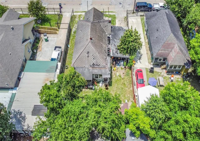 image of 2020 Elysian St, Houston, TX 77026 | MLS# 60854476