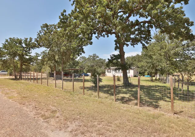 Photo 3 of Single family home for sale at 100 Tanglewood Ln, Somerville, TX 77879 | MLS# 74165251 | Listing updated on 2026-09-11