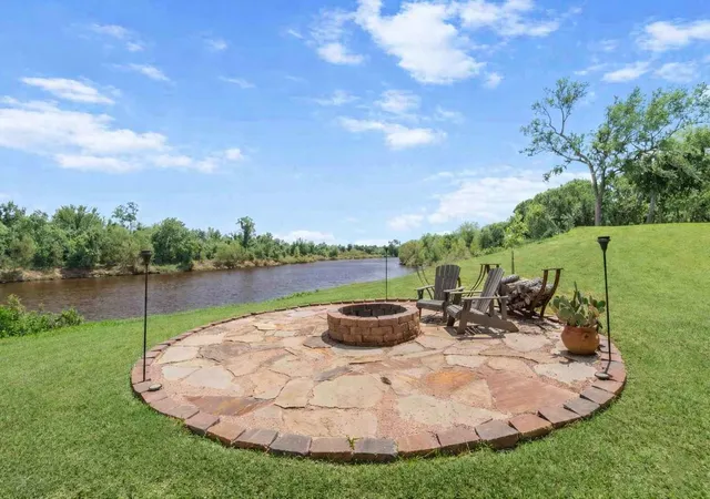 5th image of 3103 Wellspring Lake Dr, Fulshear, TX 77441 | MLS# 75785995