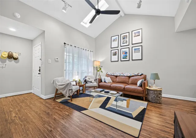 2nd image of 4000 Purdue St, Houston, TX 77005