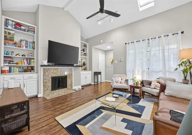 3rd image of 4000 Purdue St, Houston, TX 77005