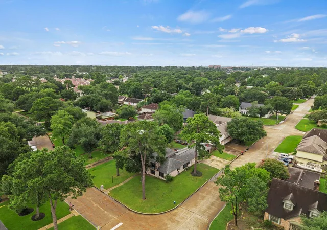 Photo 3 of Sale Pending at 8131 Brinkworth Ln, Houston, TX 77070 | MLS# 37998500 | Listing updated on 2026-09-10