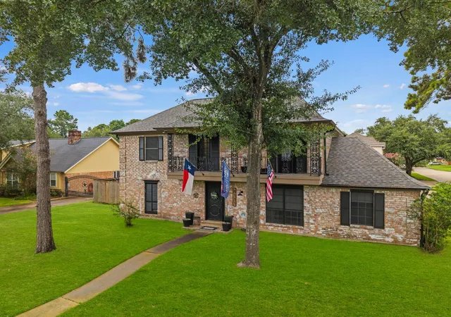 Photo 4 of Sale Pending at 8131 Brinkworth Ln, Houston, TX 77070 | MLS# 37998500 | Listing updated on 2026-09-10