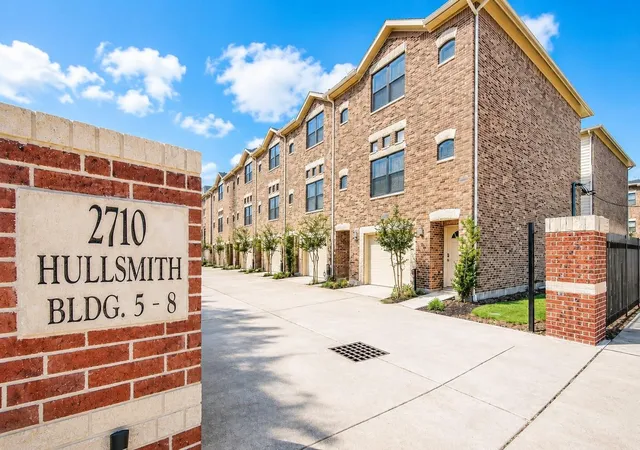 Townhouse for sale at 2710 Hullsmith Dr #803, Houston, TX 77063 | MLS# 44433204