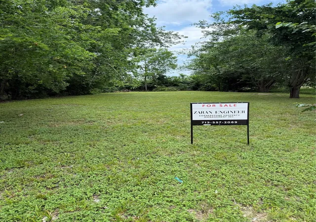 Photo 2 of Land for sale at 4612 Mayflower St, Houston, TX 77033 | MLS# 18549759 | Listing updated on 2026-08-28