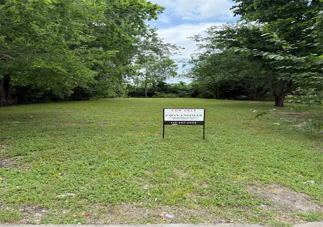 Photo 4 of Land for sale at 4612 Mayflower St, Houston, TX 77033 | MLS# 18549759 | Listing updated on 2026-08-28