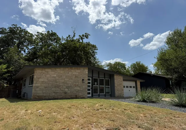 Photo 2 of Sale Pending at 509 Ramble Ln, Austin, TX 78745 | MLS# 51443352 | Listing updated on 2026-09-16