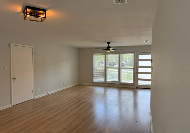 Photo 3 of Sale Pending at 509 Ramble Ln, Austin, TX 78745 | MLS# 51443352 | Listing updated on 2026-09-16