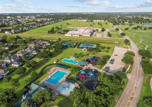 26th image of 3814 Wellesley Ct, Pearland, TX 77584 | MLS# 92711894