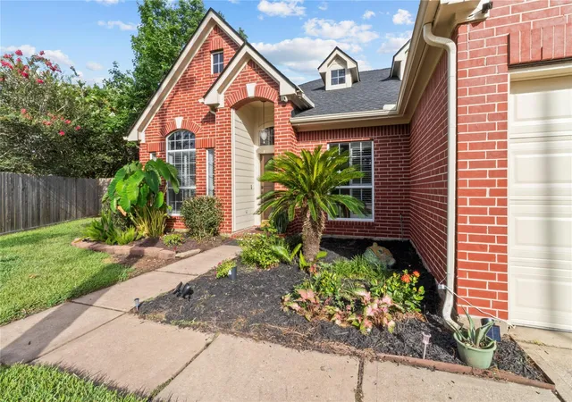 2nd image of 3814 Wellesley Ct, Pearland, TX 77584 | MLS# 92711894