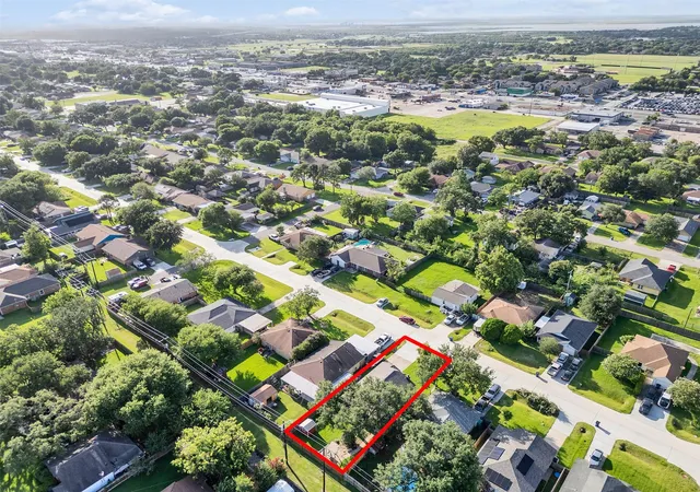 Homes for sale in Texas City, TX | 2613 7th Ave N, Texas City, TX 77590 | MLS# 44944736